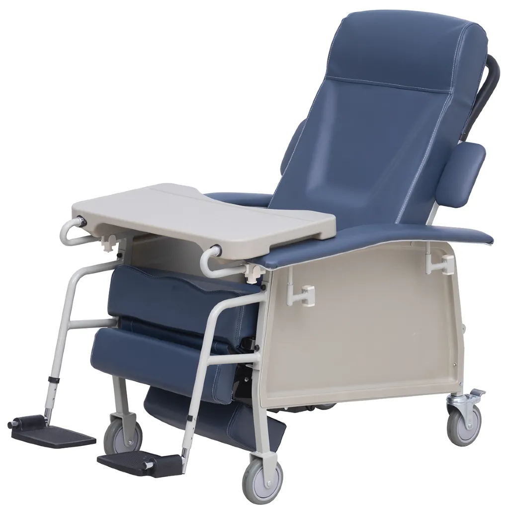Fotel-geriatryczny-z-podnóżkami.webp